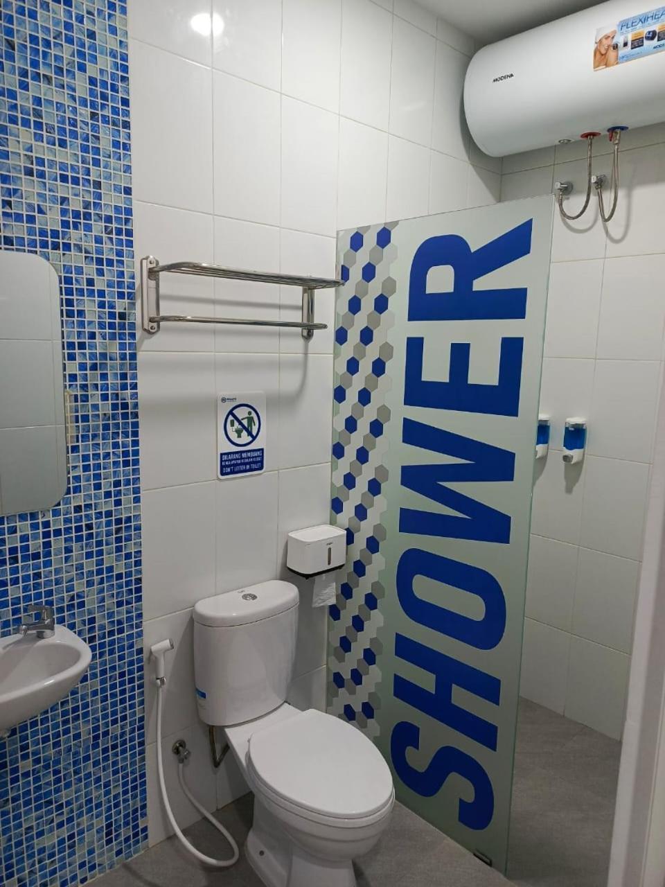 Hotel Rosalyne Sleepbox Tugu 2 Yogyakarta Esterno foto